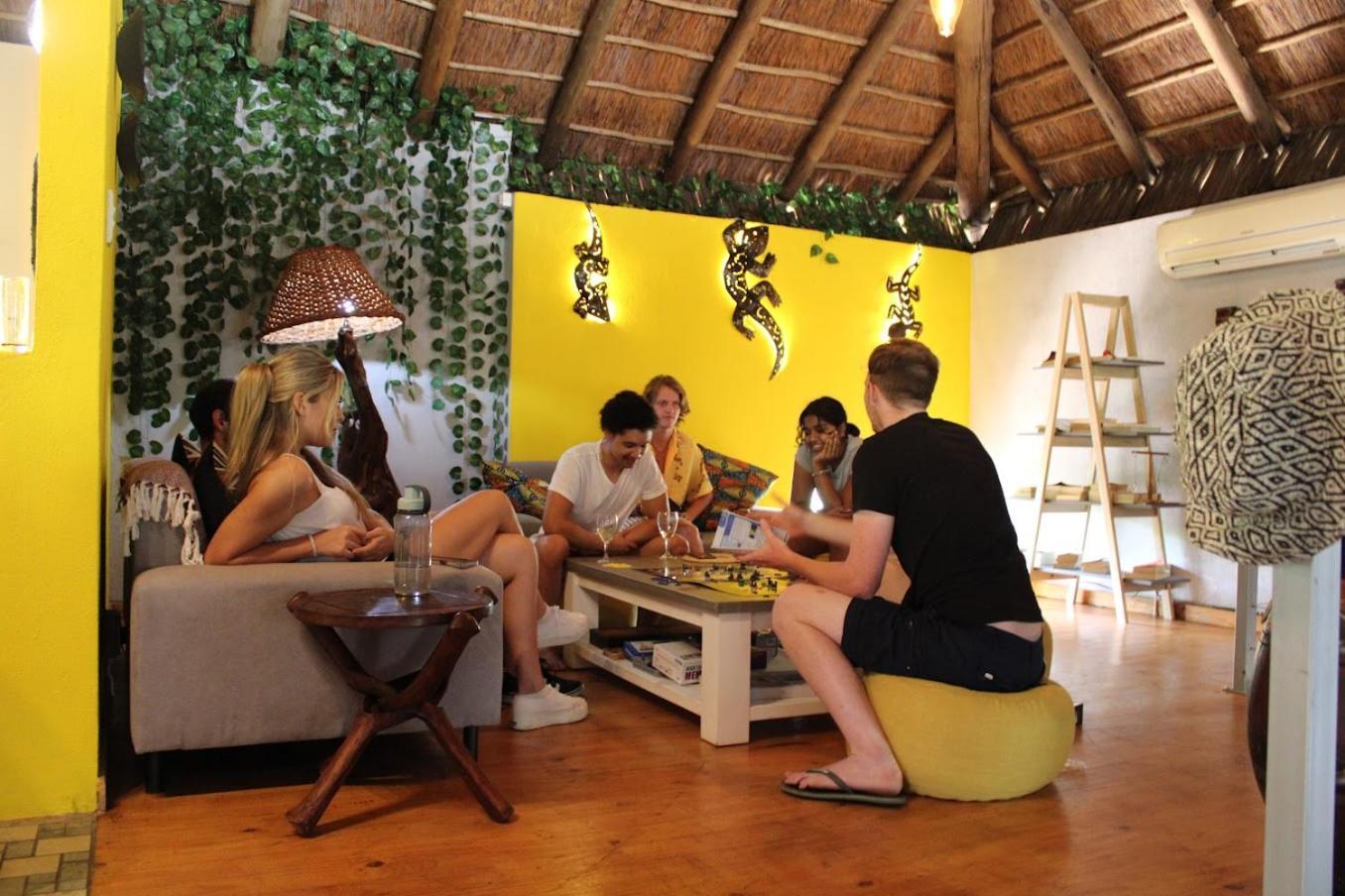 Kruger Park Hostel Marloth Park Exteriör bild