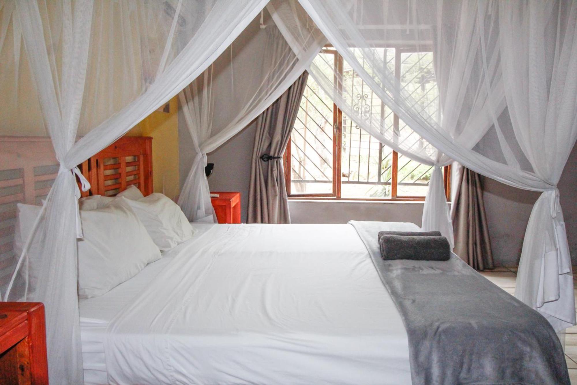 Kruger Park Hostel Marloth Park Exteriör bild