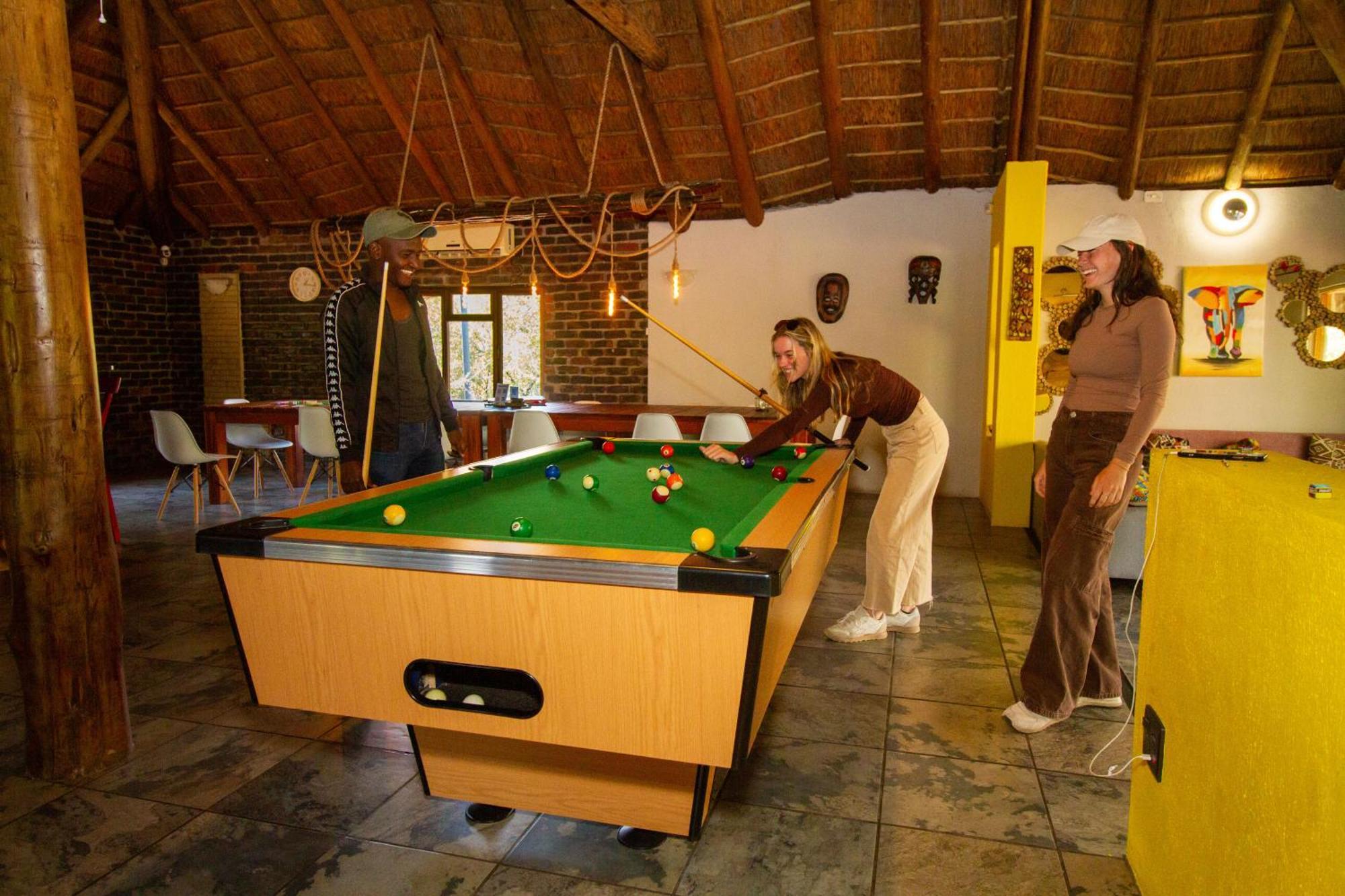 Kruger Park Hostel Marloth Park Exteriör bild
