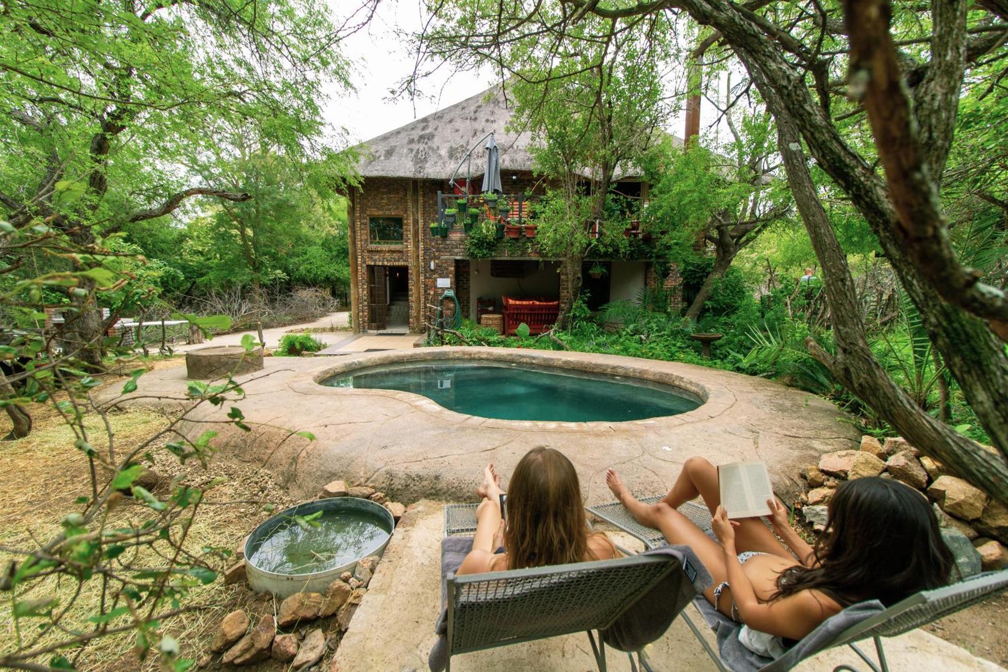 Kruger Park Hostel Marloth Park Exteriör bild