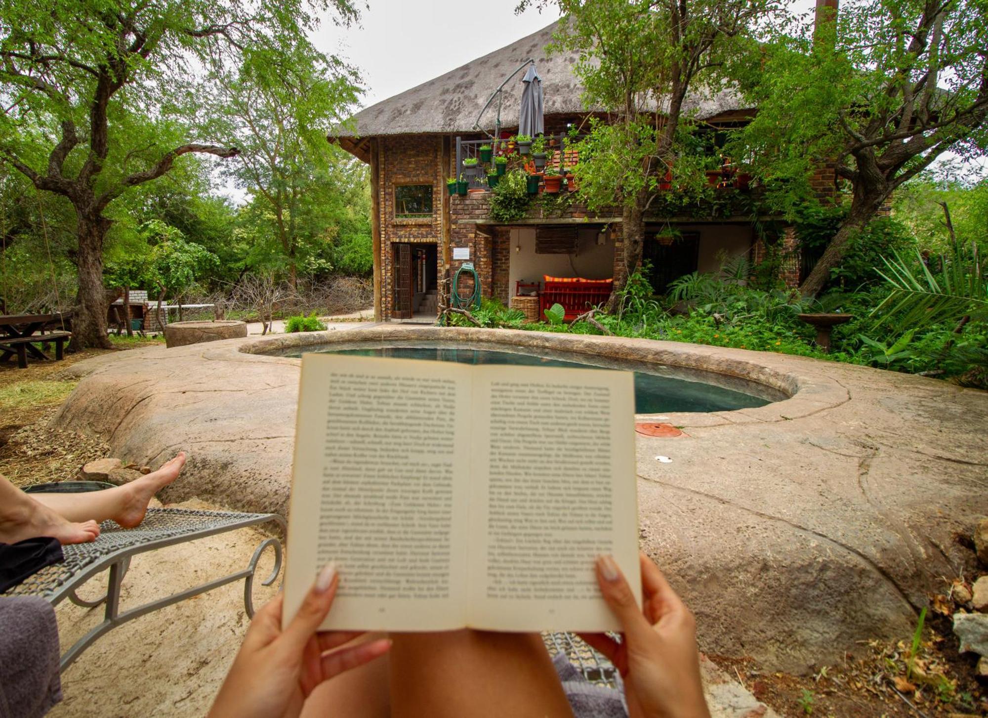 Kruger Park Hostel Marloth Park Exteriör bild