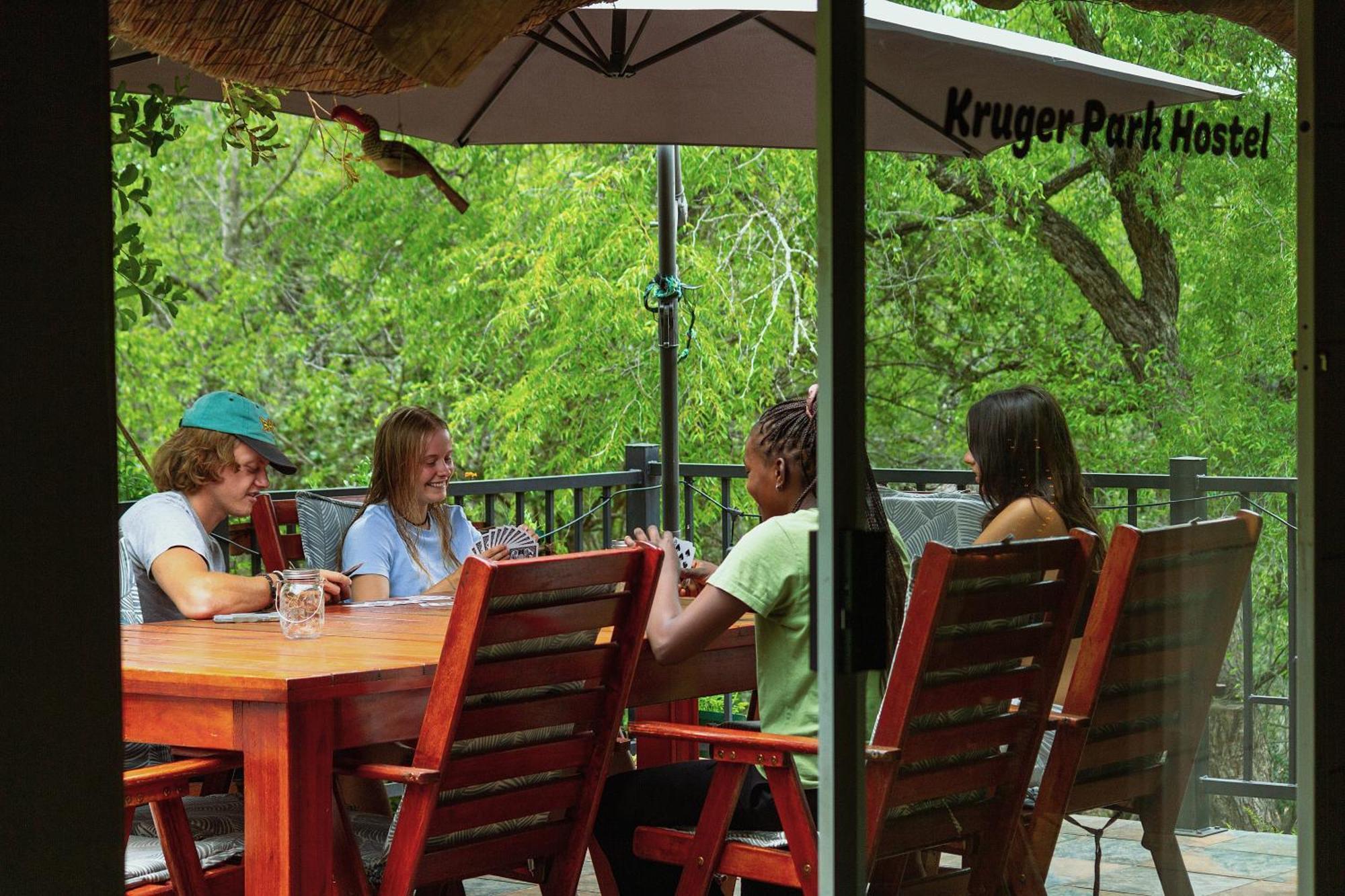 Kruger Park Hostel Marloth Park Exteriör bild